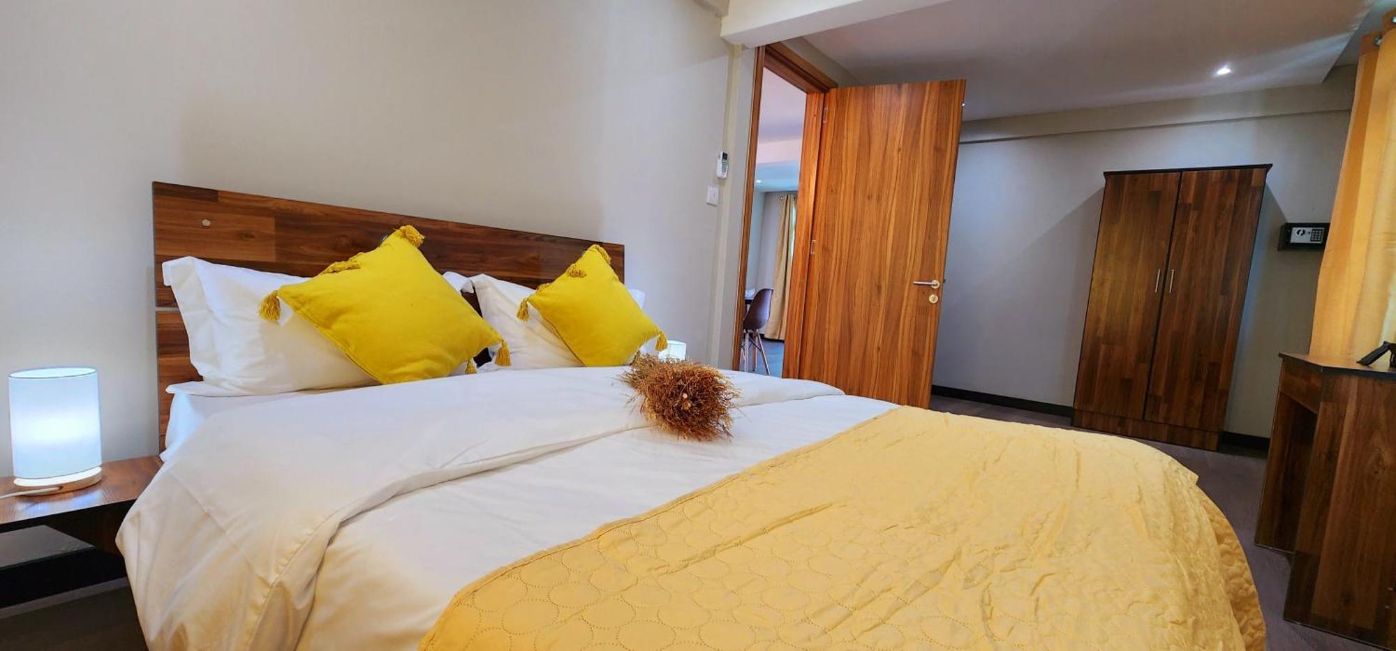 Phoenix Beach Apartments Sea View Flic en Flac Экстерьер фото